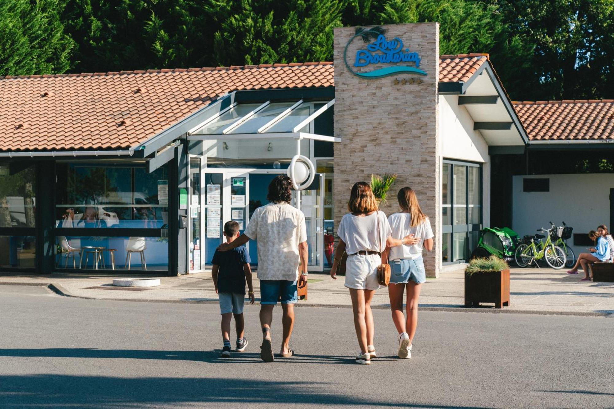 Camping Lou Broustaricq Sanguinet Exterior photo